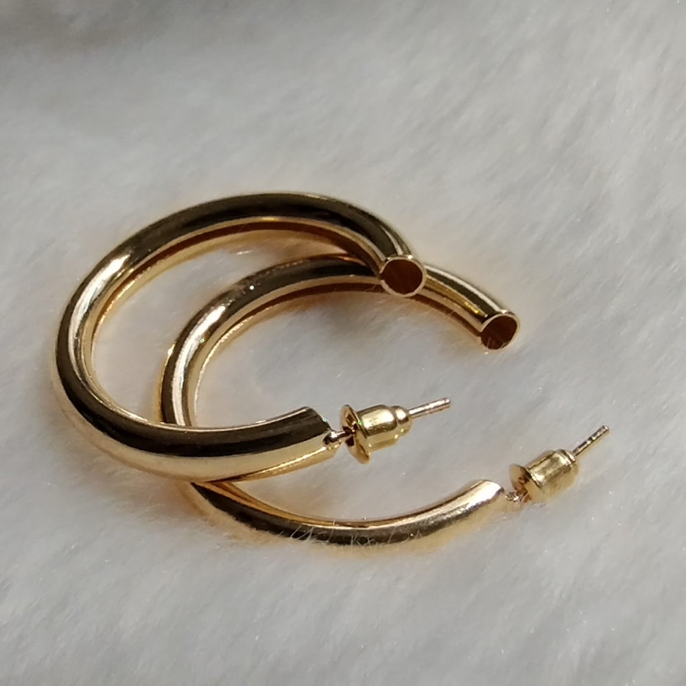Minimalist Women's Gold Hoop Fashion Earrings